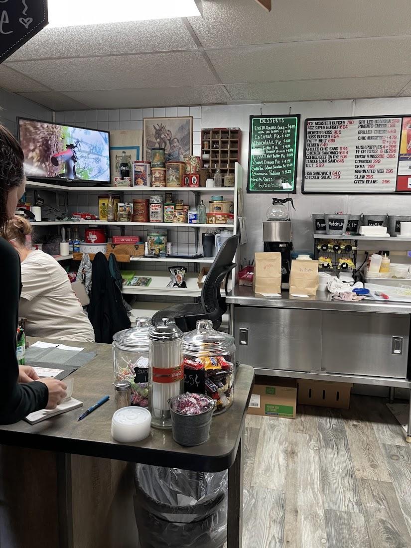 Becky's Grocery and Grill